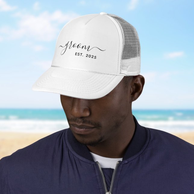 Boné guião elegante minimalista moderna Groom (Simple modern minimalist elegant script Groom Trucker Hat
)