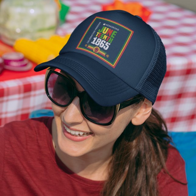 Boné Honrando 18 de junho de 1865 - Celebrando a Liberd (Criador carregado)