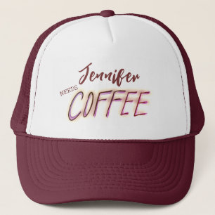 Boné Jennifer precisa de café