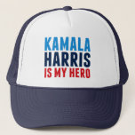 Boné Kamala Harris é meu herói<br><div class="desc">Kamala Harris é meu herói. Para todas as mulheres negras e indianas que veem o modelo democrata Kamala Harris na Casa Branca como vice-presidente como uma inspiração para as raparigas em todo o lado.</div>