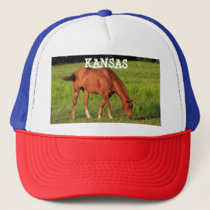 Boné Kansas Horse em um Chapéu de Caminhoneiros de Past