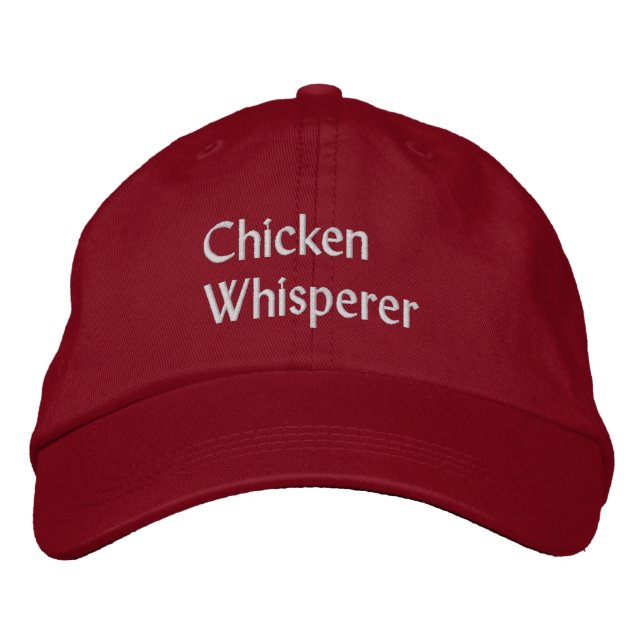 Boné Lettering Chicken Whisperer em Branco (Frente)