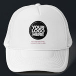 Boné Logotipo Personalizado e Basebol de Texto<br><div class="desc">Crie seu próprio Trucker Hat corporativo! Nosso modelo moderno e elegante vem com uma variedade de cores, oferecendo opções de personalização do cheio para mostrar o logotipo da sua empresa, a fotografia escolhida ou a imagem. Aumente a personalização adicionando seu nome, slogan ou moniker da empresa, identificador Instagram do promocional...</div>