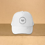 Boné Marca comercial no texto de padrão redondo em<br><div class="desc">Marca de negócios em texto redondo em chapéu personalizável de caminhoneiro. Personalize-o carregando o logotipo da sua empresa, digitando seu nome de empresa, cidade ou cidade e estado. Você pode incluí-lo em seus produtos de promocional, oferecer itens ou presentes aos seus clientes ou clientes, uma estratégia de marketing para anunciar...</div>