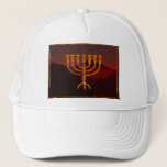 Boné Moshe's Menorah<br><div class="desc">Na Torah Moshe Rabbenu, diz-se, "Você fará um Menorah de ouro puro, espancado, se o Menorah for feito, sua base, seu galho, suas bolas, seus botões, e suas flores serão martelados dele, " [Shmot 25:31] e mais tarde, "Veja, construa, de acordo com a forma que você está mostrando na montanha."...</div>