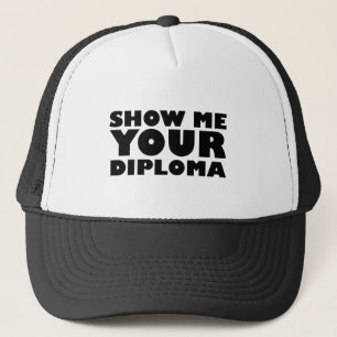 BONÉ MOSTRE O SEU DIPLOMA