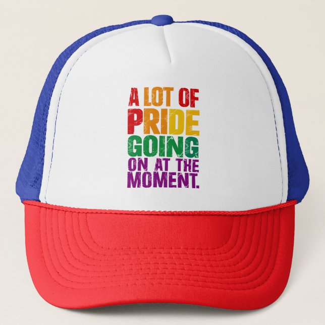 Boné Muita Orgulho Acontecendo Neste Mês do Orgulho LGB (Frente)