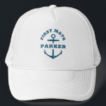 Boné Navio Marinho de Ancoragem Náutica de Primeiro Por<br><div class="desc">Chapéu de barco personalizado com âncora náutica azul marinho lendo PRIMEIRO MATE e seu nome personalizado. presente de excelente para uma viagem de barco,  seu próprio barco a vela,  iate ou tripulação de barco.</div>