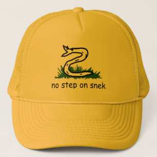 Boné No Step on Snek T-Shirt