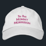 Boné Nova Mamãe Engraçada Novo Sobrenome de Mãe Persona<br><div class="desc">Surpreenda a nova mãe (ou mãe para ser) com este legal boné no estilo baseball que apresenta um design de texto que diz "The New Mamãe Morrison" (insira o sobrenome personalizado). A imagem acima é um texto cor-de-rosa em um boné khaki, mas você pode facilmente mudar as cores do texto...</div>