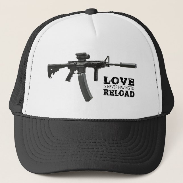 Boné O amor nunca está tendo que recarregar AR-15 (Frente)