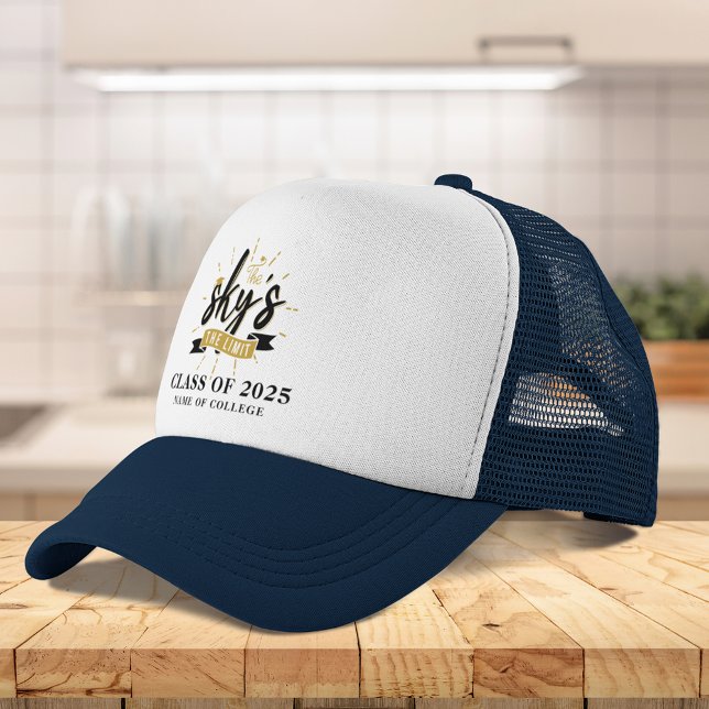 Boné O Céu É o Limite Turma de 2026 Grad Personalizado (Sky's The Limit Class of 2025 Personalized Grad Trucker Hat)