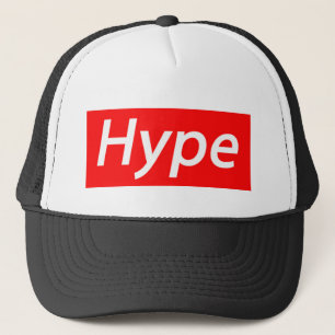 Boné O HYPE'd acima do chapéu