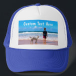 Boné O seu Hat do Conversor de Texto Fotográfico com Te<br><div class="desc">Chapéus de Fotografia e Texto Personalizados - Design próprio - Família Personalizada / Amigos ou Presente de Bonés Pessoal - Adicione a Fotografia e Texto - Redimensione mova ou remova e adicione elementos / texto com ferramenta de personalização! Escolha / adicione sua fonte favorita / cor do texto! Você pode...</div>