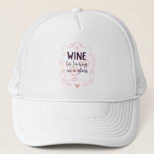 Boné O vinho engraçado é um abraço em um vidro