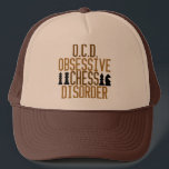 Boné Obcecado com Xadrez<br><div class="desc">Um presente de xadrez engraçado para um viciado em xadrez. Um pouco de xadrez. Eu tenho TOC, Transtorno Obsessivo do Xadrez.</div>
