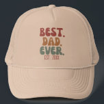 Boné Oferta de Novo papai de data/data estabelecida par<br><div class="desc">Melhor camisa do pai com data personalizável estabelecida em fontes e cores retrorreflectoras.</div>