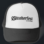 Boné Oktoberfest Vamos Get Knotty Typografia Funny Pun<br><div class="desc">Vamos de Oktoberfest Pegue Knotty Typografia Engraçada Pun - Celebre Oktoberfest em outubro,  se vista com vamos,  beba cerveja alemã e coma comida bávara saborosa. Este design é um presente de excelente para amantes de cerveja dedicados a fazer para a Alemanha por uma autêntica "Oktoberfest".</div>