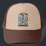 Boné Pai e Design de Tipografia de Pai Passo<br><div class="desc">O dia de os pais está na esquina. Comemore seu pai e pai com este design de tipografia retrô. Eu tenho dois títulos Pai e pai-passo,  e eu os arraso. Design de dois lados. Tipografia azul e branca para apelo escuro.</div>