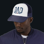 Boné PAI O Homem O Mito A Lenda<br><div class="desc">PAI o mito da legenda tipografia azul com sotaque vermelho.</div>