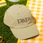 Boné Papa Simple Trendy Modern Typografia Personalizada<br><div class="desc">Papa Simple Trendy Modern Typografia Personalizada Bordered Baseball apresenta o simples texto bordado "Papa". Perfeito como presente para o papai para Dia de os pais, Natal, aniversário e muito mais. Criado pelo Evco Studio www.zazzle.com/store/evcostudio</div>