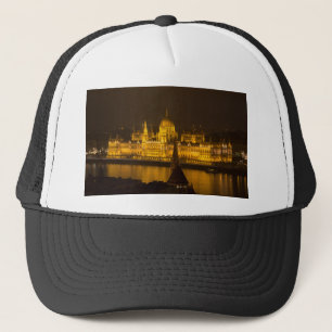 Boné Parlamento húngaro Budapeste por noite