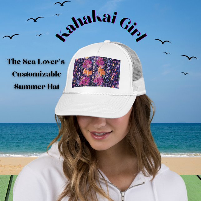 Boné Pedra Flor Exótica "Kahakai (praia) Girl" (Hawaiian-inspired hat with exotic flowers, magical stones, and "Kahakai Girl" customizable text)