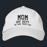 Boné Personalização da Tipografia Moderna Simples da Mã<br><div class="desc">O Boné de Baseball Bordado Personalizado da Tipografia Moderna de Mãe de Dança apresenta o texto simples e bordado "Mãe,  de folga,  Vai perguntar ao pai Perfeito como presente para a mãe para Dia de as mães,  Natal,  aniversário e muito mais. Criado pelo Evco Studio www.zazzle.com/store/evcostudio</div>