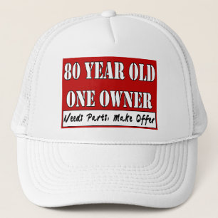 Boné Pessoas de 80 anos, um proprietário - as peças d