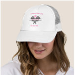 Boné Pickleball Gal w/Paddles Nome do Monograma<br><div class="desc">Pickleball Gal certamente merece um chapéu que conta a história — ela adora brincar e "a boa vida" faz essa declaração para ela. Suas iniciais / monograma nas pás e seu nome na parte inferior. Divertido e único. Para você ou faz um presente maravilhoso. Qualquer pergunta sobre design, envie um...</div>
