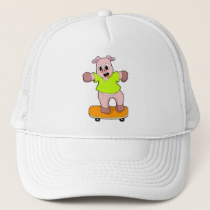 Boné Porco como Patinador no skate
