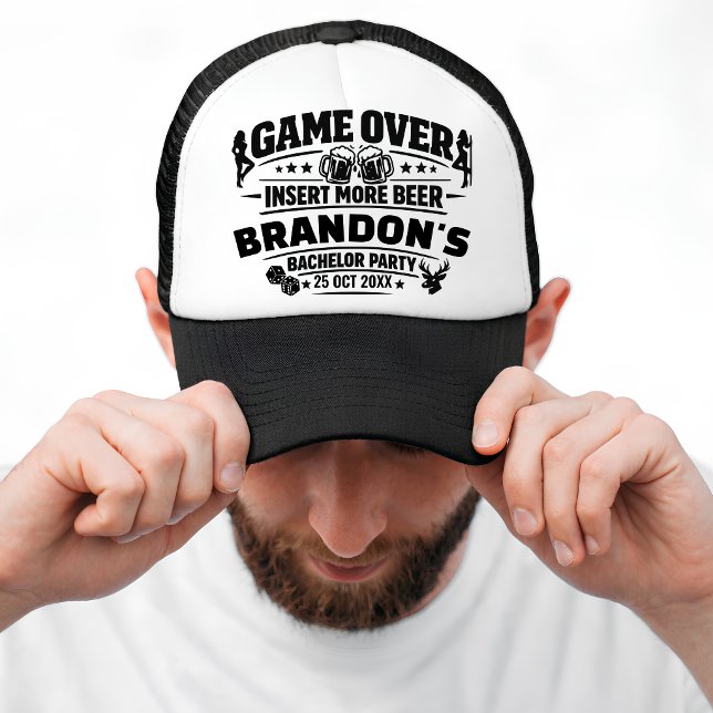 Boné Presente Engraçado para Despedida de Solteiro (Funny Game Over Bachelor Party Groomsmen Keepsake Trucker Hat)