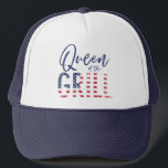 Boné Queen of the grill<br><div class="desc">Queen of the grill, the perfect gift for the summer chef in your life. A idea birthday, Christmas, mothers day or fathers day gift or just a thank you for a awesome day! In patriotic red, white and blue with on trend script text and a cool vintage distressed feel, this...</div>
