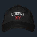 Boné QUEENS NY Branco simples e vermelho em preto<br><div class="desc">QUEENS NY Branco e Vermelho bordados em chapéu de algodão preto. O bordado é personalizável para outras opções de cor selecionando o botão da ferramenta "Editar Design". Também está disponível a opção de selecionar essa cor na página do item principal.</div>