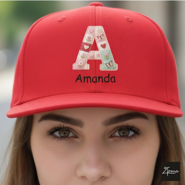 Boné Quilted Patchwork Initial Letter A Nursery (This is a sample design. There are several models to choose from, with the name and color changed.)