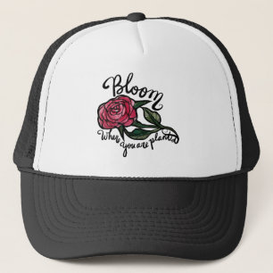 Boné Sangue onde você plantou rosa vermelha Garden