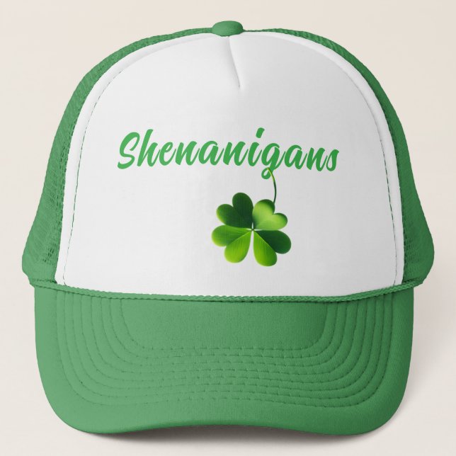 Boné Shenanigans e um T-Shirt de quatro folhas (Frente)