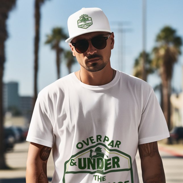 Boné Sobre Par e Sob o Chapéu de Golfe de Influência (Swinging with questionable accuracy but undeniable vibes. 🏌️‍♂️🍹)