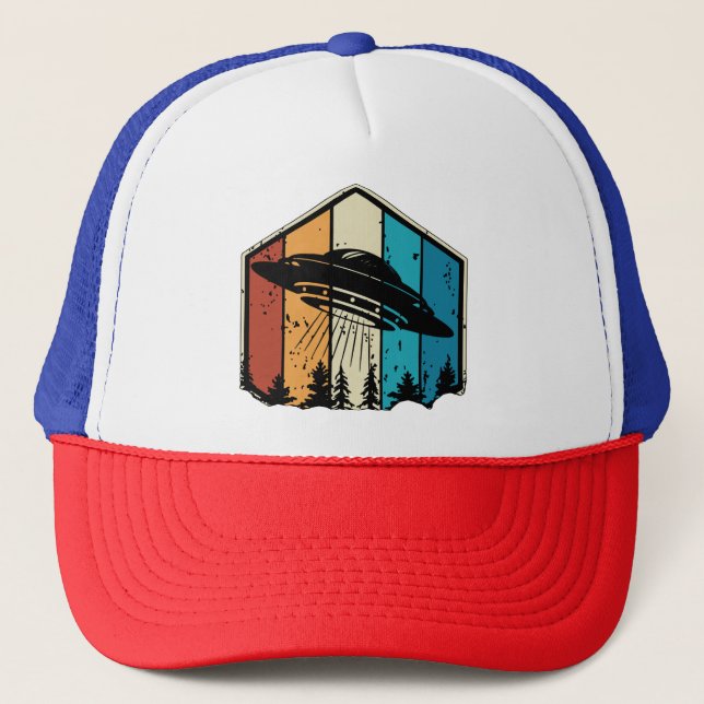 Boné Sonho Galáctico: OVNI Sobrevoa Floresta Retro (Frente)