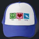 Boné Surfe de Amor pela Paz<br><div class="desc">Um sinal de paz, um coração, e lindas ondas azuis caindo no oceano.</div>