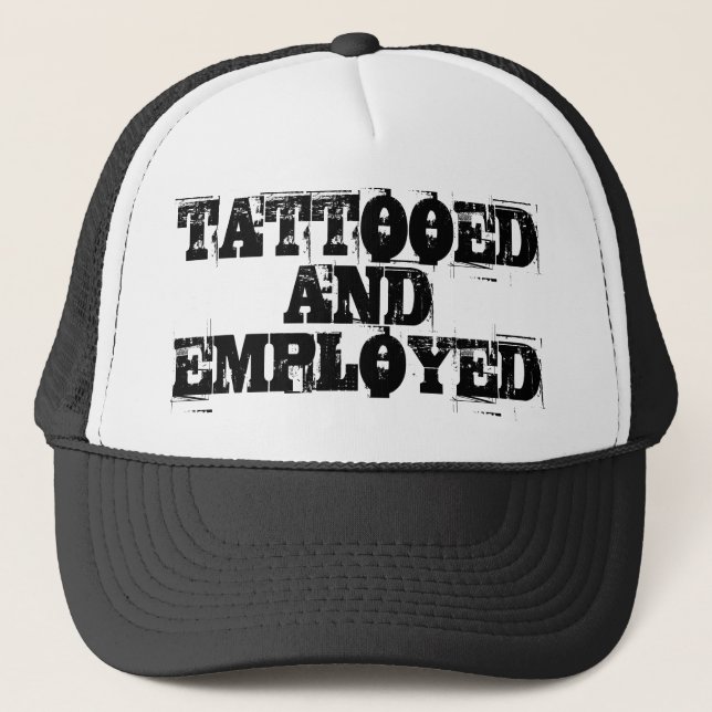 BONÉ TATTOOED AND EMPLOYED CAP (Frente)