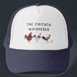 Boné The Chicken Whisperer<br><div class="desc">Engraçado chapéu-design para amantes de galinha e fazendeiros com ilustração aquosa de frangos e pintinho com texto que diz "o galinheiro"</div>