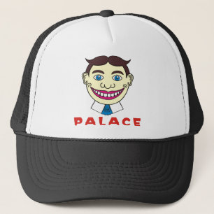 Boné Tillie sobre letras do palácio