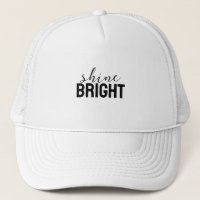 Boné Trucker com Adesivo Estético Brilhante