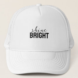 Boné Trucker com Adesivo Estético Brilhante