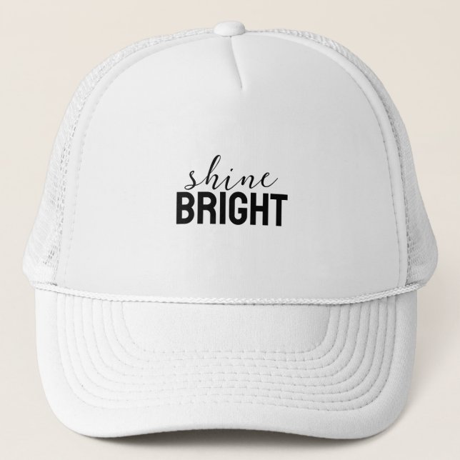 Boné Trucker com Adesivo Estético Brilhante (Frente)