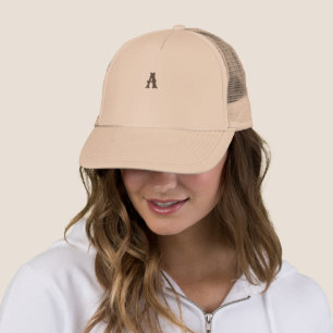 Boné Trucker com Letra Inicial de Logotipo Monogra