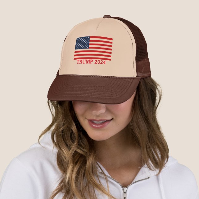 Boné TRUMP 2024 Trucker Hat (In Situ)
