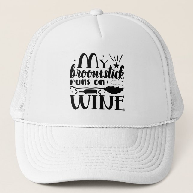 Boné Vassoura de Bruxa Funciona com Vinho Bruxaria Hall (Frente)