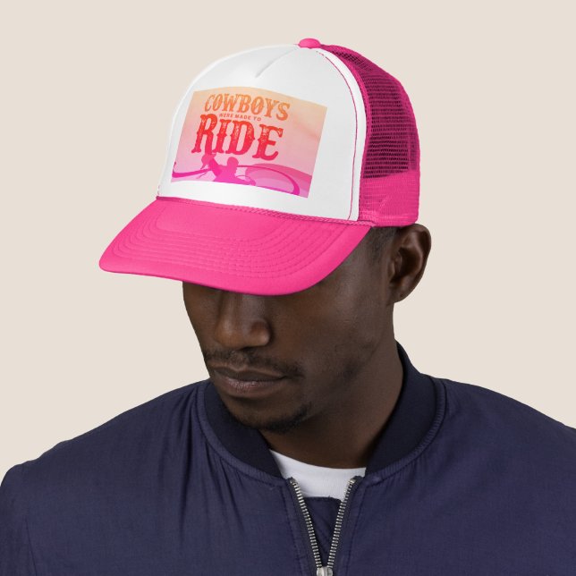 Boné Vintage Gay Cowboy White e Hot Pink Trucker Hat (In Situ)